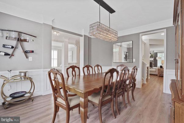 Chandelier, Dining room, Interior, Recessed Lighting, Wood Texture Flooring