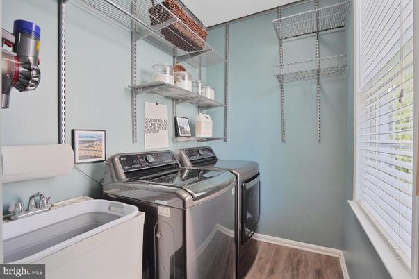 Interior, Washer, Wood Texture Flooring