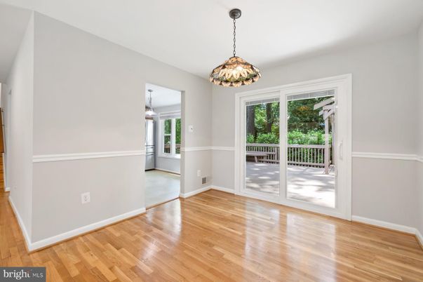 Empty room, Interior, Pendant Lights, Wood Texture Flooring