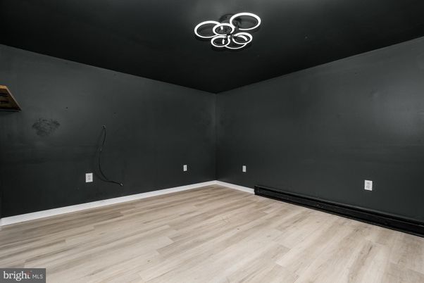 Empty room, Interior, Pendant Lights, Wood Texture Flooring