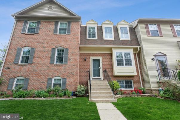 Exterior, Facade, Brick Facade, Rowhouse