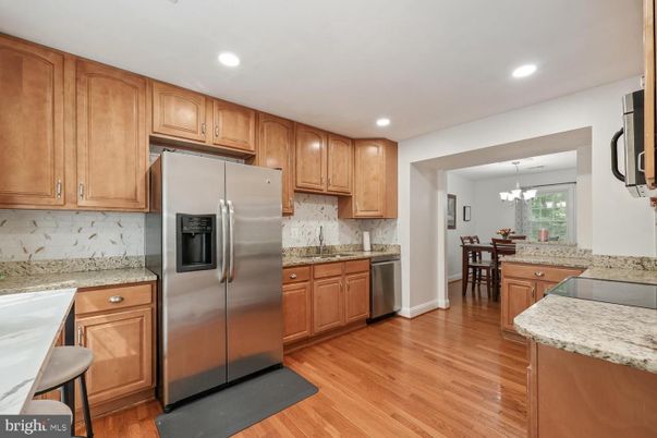 Chandelier, Dining room, Interior, Kitchen, Recessed Lighting, Wood Texture Flooring