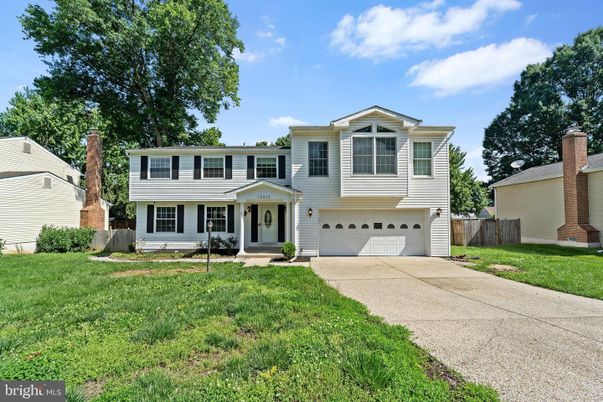 Attached, Exterior, Facade, Raised Ranch