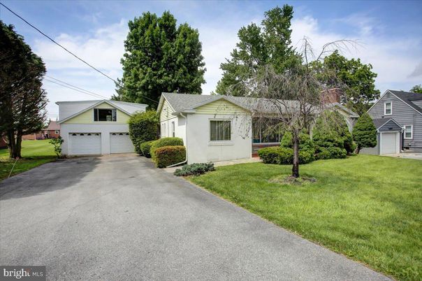 Attached, Backyard, Exterior, Facade, Cape Cod