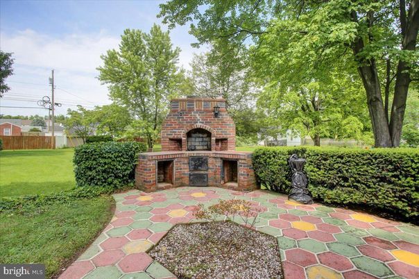 Exterior, Fireplace