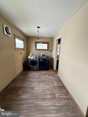Interior, Pendant Lights, Washer, Wood Texture Flooring