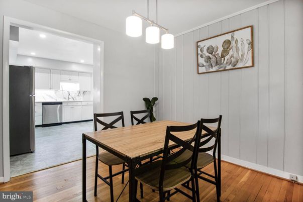 Dining room, Interior, Kitchen, Pendant Lights, Recessed Lighting, Wood Texture Flooring
