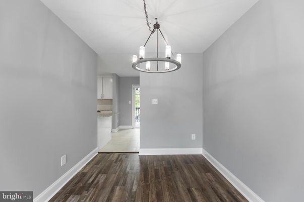 Chandelier, Empty room, Interior, Pendant Lights, Wood Texture Flooring