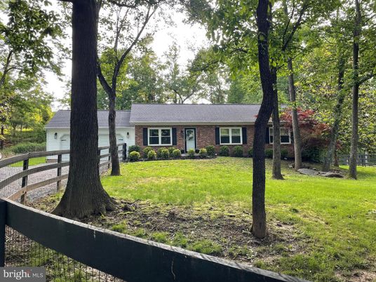 Attached, Exterior, Facade, Brick Facade, Cape Cod