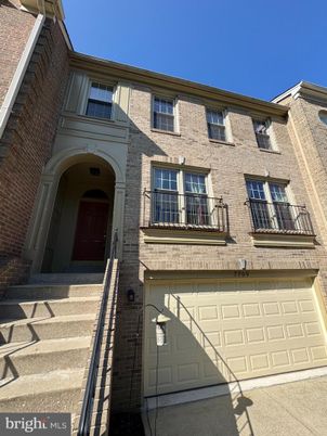 Attached, Exterior, Facade, Brick Facade, Rowhouse