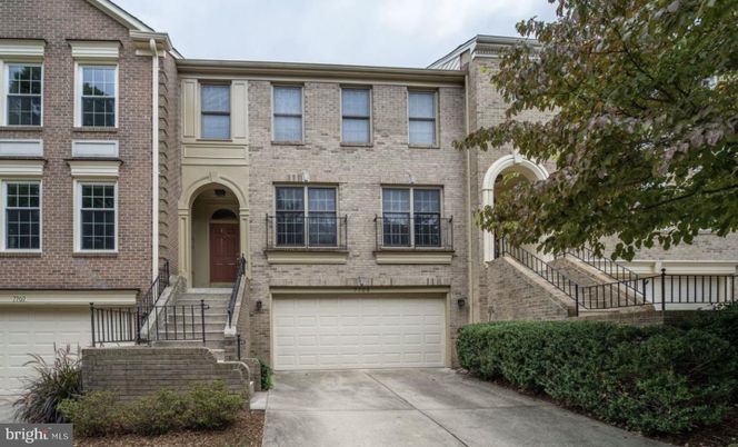 Attached, Exterior, Facade, Brick Facade, Rowhouse