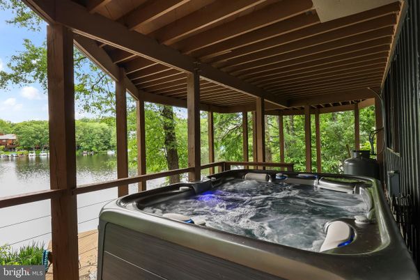 Exterior, Hot Tub, Water