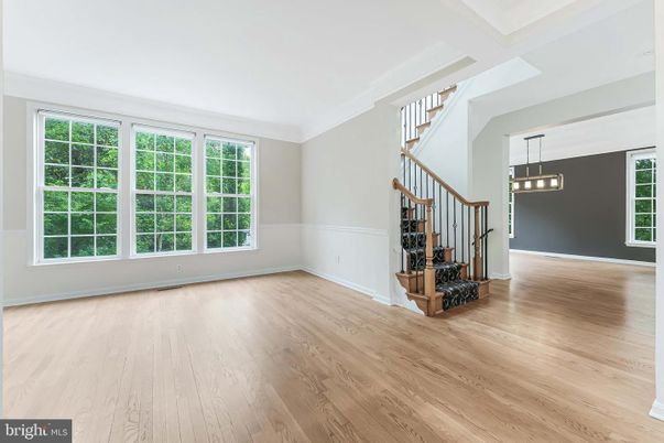 Empty room, Interior, Pendant Lights, Wood Texture Flooring