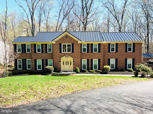 Exterior, Facade, Brick Facade, Georgian