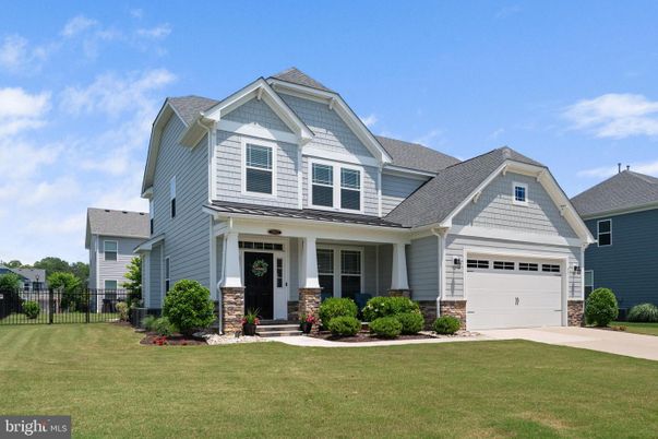 Attached, Exterior, Facade, Farmhouse