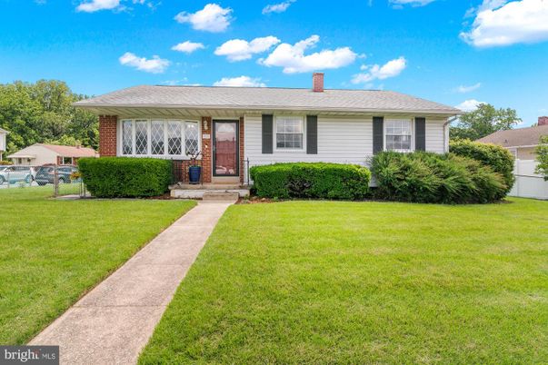 Exterior, Facade, Brick Facade, Ranch