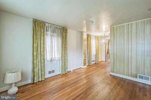 Chandelier, Empty room, Interior, Wood Texture Flooring