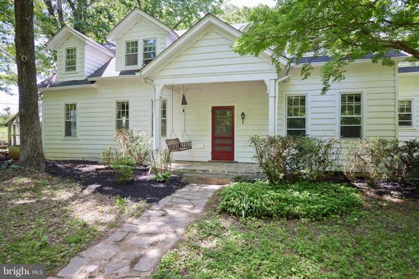 Exterior, Facade, Cape Cod