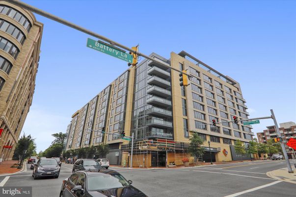 Exterior, Facade, Condo Building