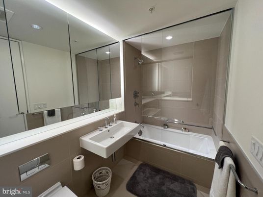 Bathroom, Interior, Recessed Lighting