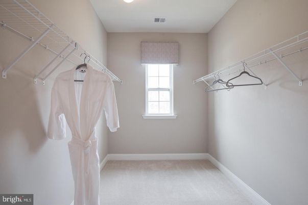 Empty room, Interior, Walk-in Closets
