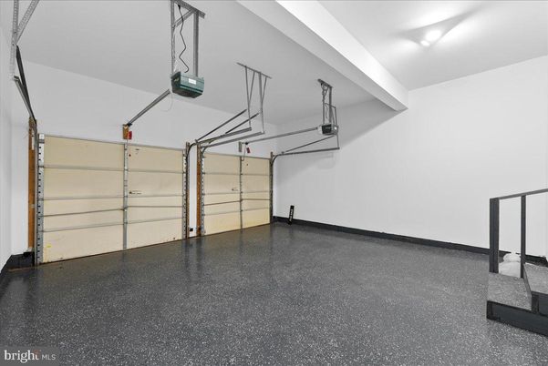 Garage, Interior