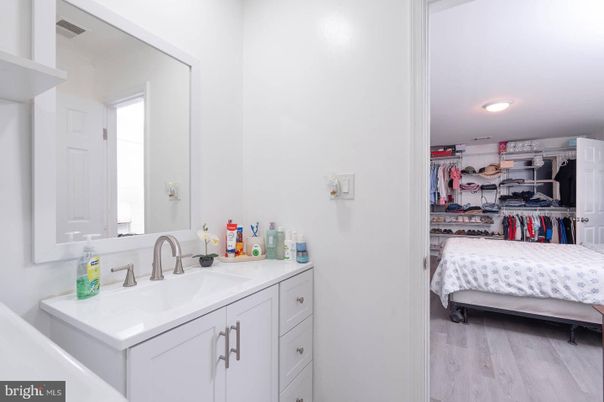 Interior, Recessed Lighting, Walk-in Closets, Wood Texture Flooring