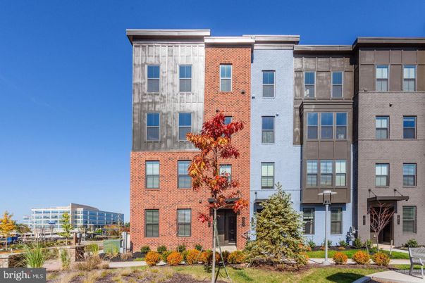 Exterior, Facade, Brick Facade, Rowhouse