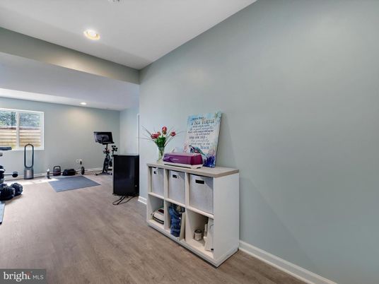 Fitness Equipment, Interior, Recessed Lighting, Wood Texture Flooring