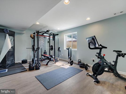 Fitness Equipment, Interior, Recessed Lighting, Wood Texture Flooring