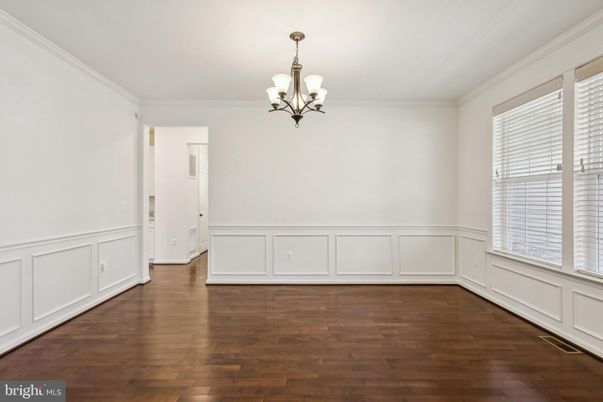 Chandelier, Empty room, Interior, Wood Texture Flooring