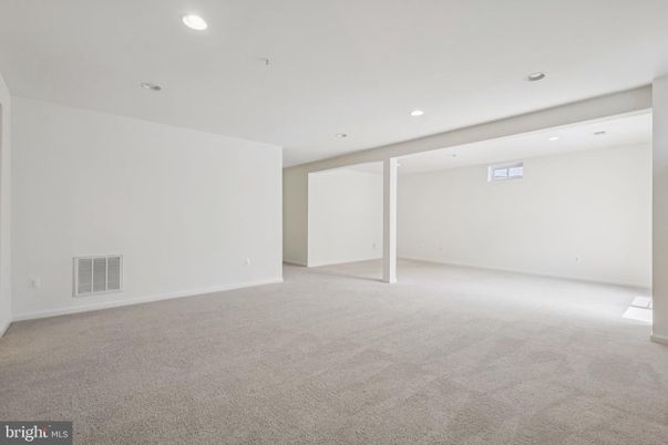 Empty room, Interior, Recessed Lighting