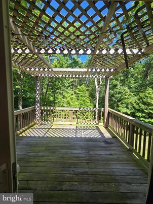 Exterior, Wood Texture Flooring