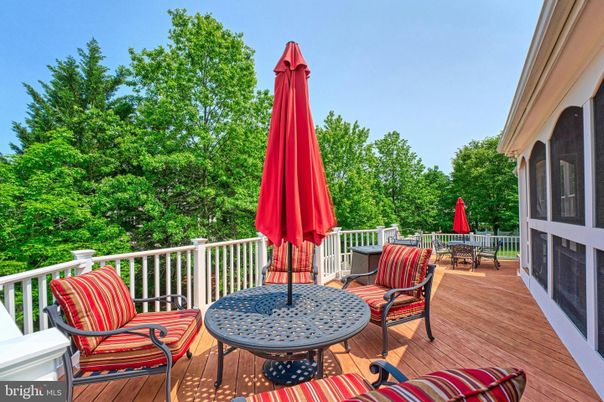 Exterior, Wood Texture Flooring