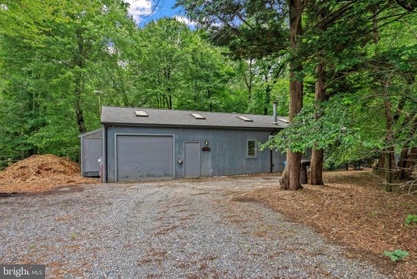 Backyard, Detached Garage, Exterior