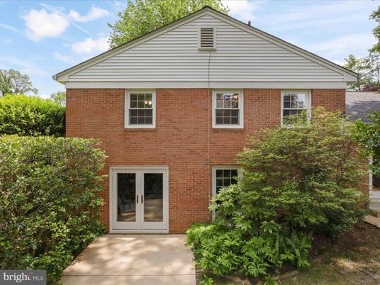 Exterior, Facade, Brick Facade, Brick Traditional