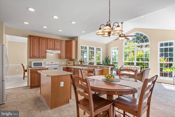 Chandelier, Dining room, Interior, Kitchen, Recessed Lighting