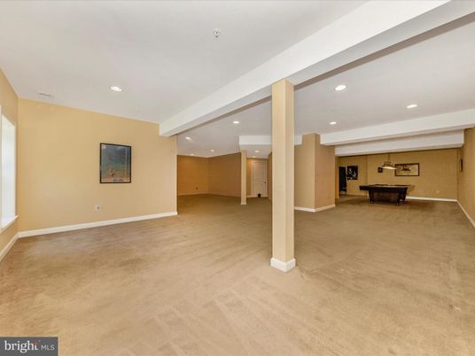 Empty room, Game Room, Interior, Recessed Lighting