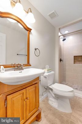 Bathroom, Interior, Recessed Lighting