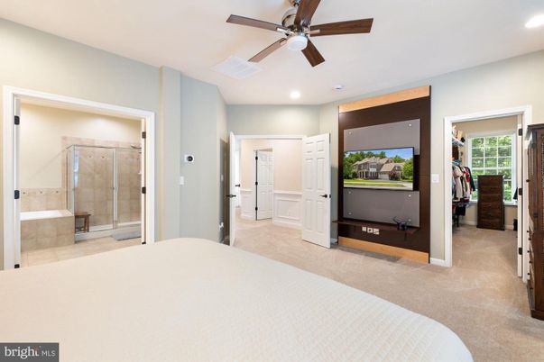 Bathroom, Bedroom, Glass Shower, Interior, Recessed Lighting