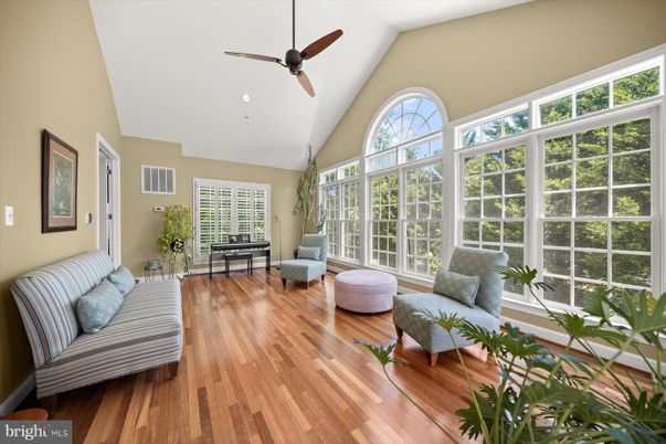 Interior, Recessed Lighting, Sun Room, Wood Texture Flooring