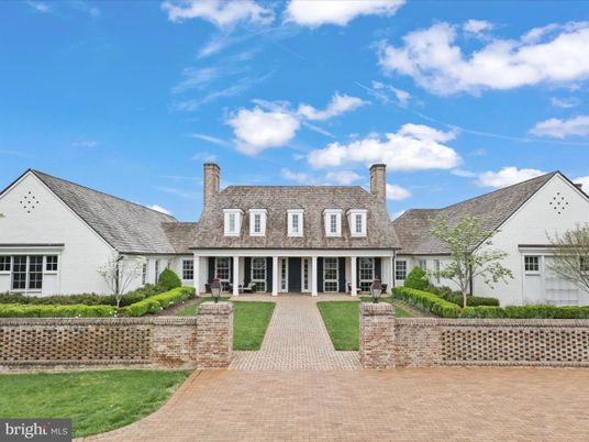 Exterior, Facade, Cape Cod