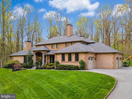 Attached, Backyard, Exterior, Facade, French Provincial