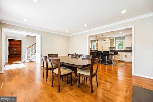 Dining room, Interior, Kitchen, Pendant Lights, Recessed Lighting, Wood Texture Flooring