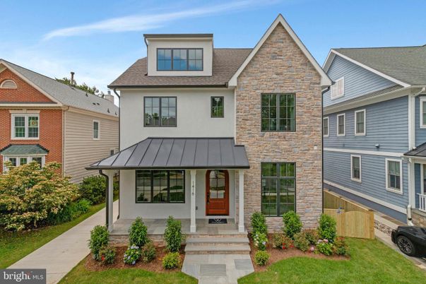 Exterior, Facade, Brick Facade, Brick Traditional