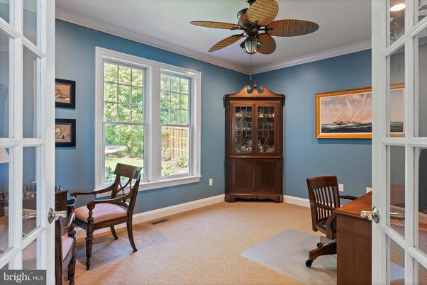 Home Office, Interior