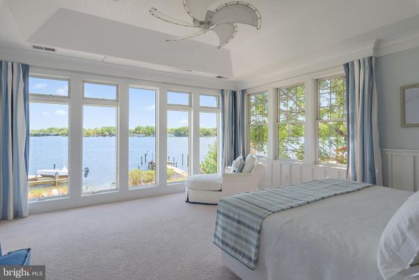 Bedroom, Interior, Water