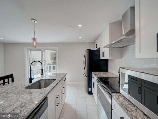 Interior, Kitchen, Pendant Lights, Recessed Lighting