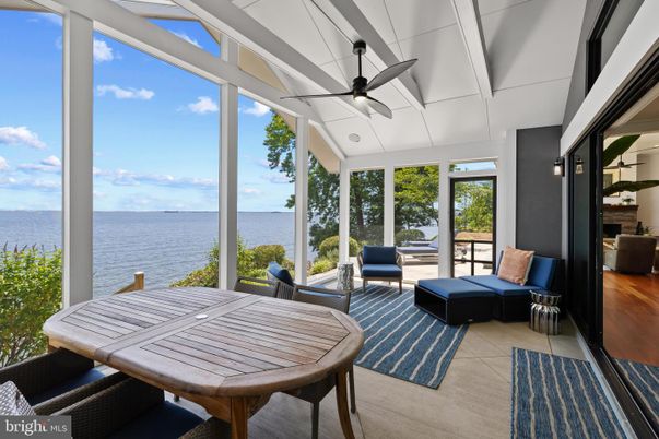 Interior, Sun Room, Water