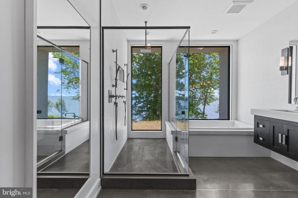 Bathroom, Interior, Recessed Lighting, Water